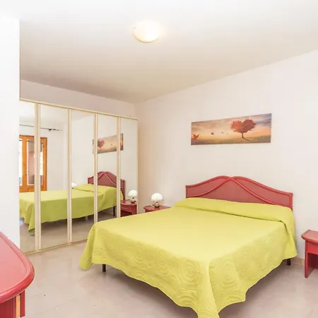 Quadrilocale Vico Trento Apartment *